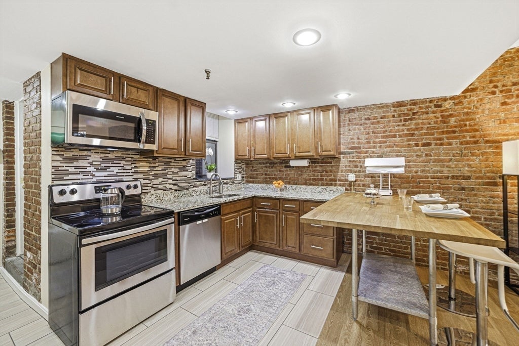 39 Hemenway St
