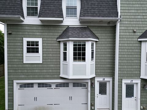 Photo of 580 Quarry St #18, Quincy, MA 02169 (MLS # 73520155)