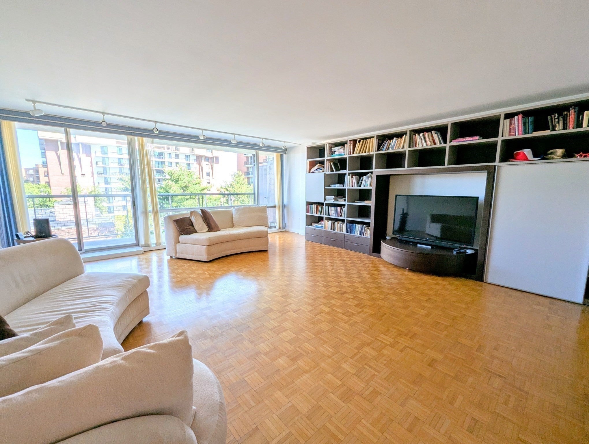 45 Longwood Ave 705