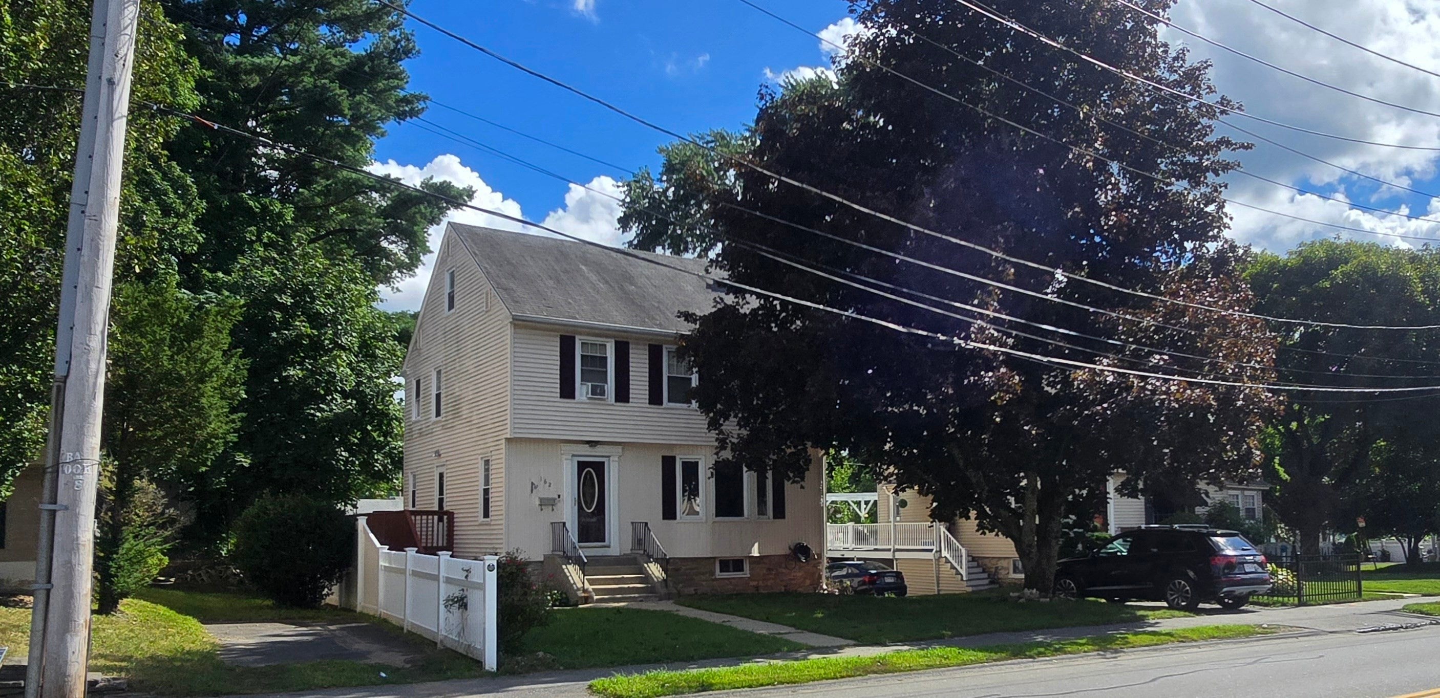 Click for 162 June St, Worcester, MA slideshow