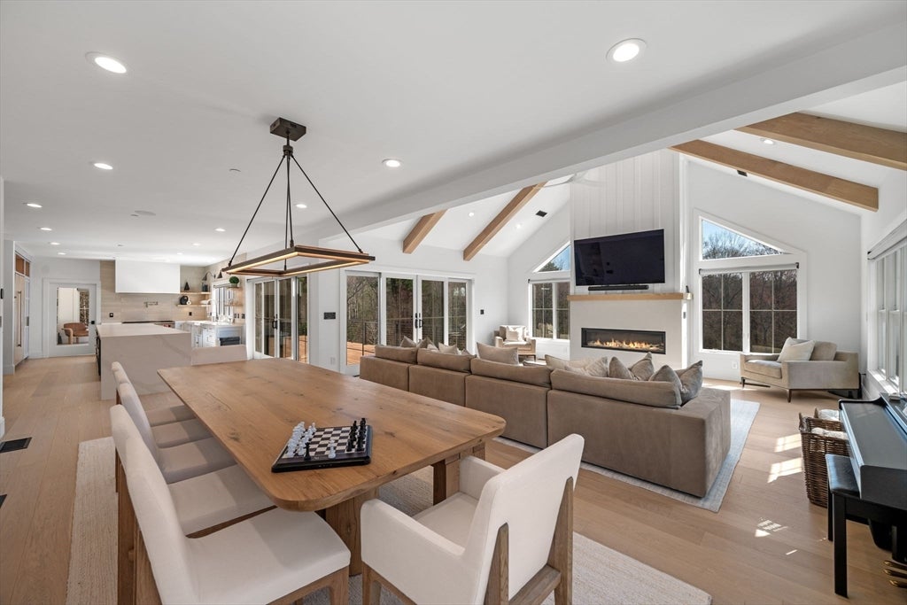 15 Spring Hill Farm Road
