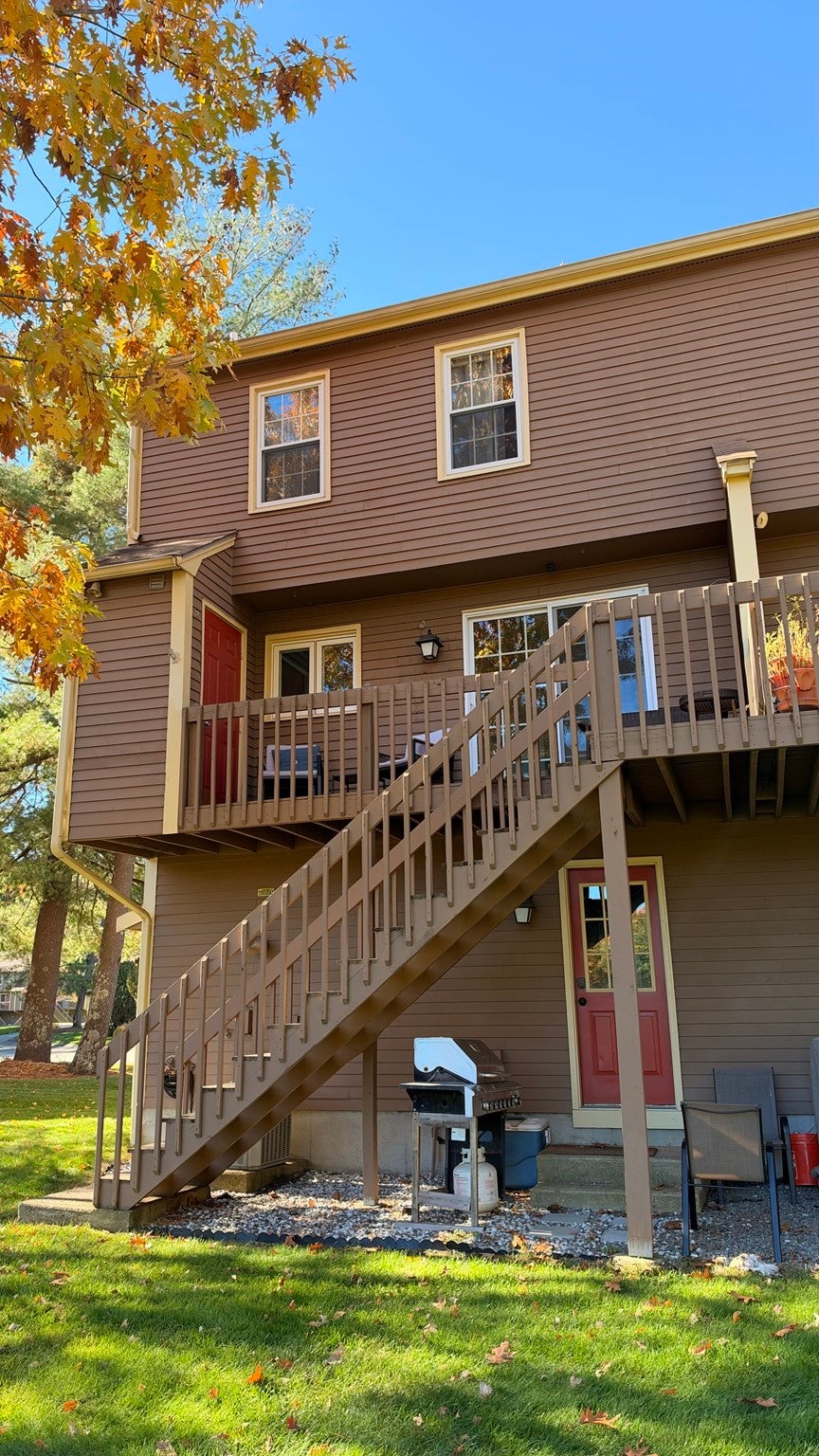 102 Heritage Dr 102