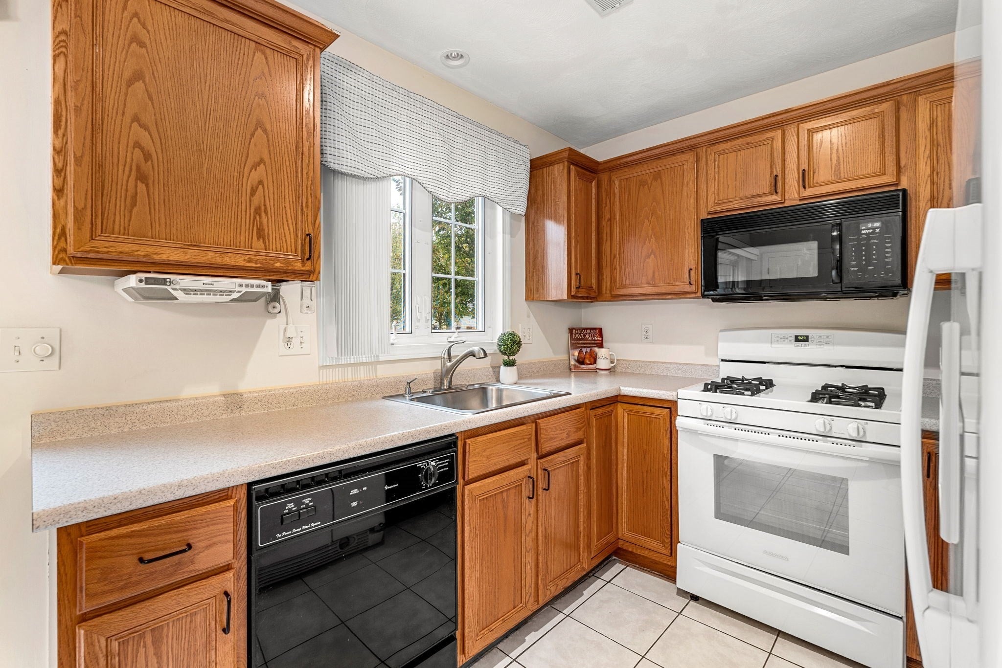 70 Fairway Dr #70, Tewksbury, MA, 70 Fairway Dr #70, Tewksbury, MA Photo #8