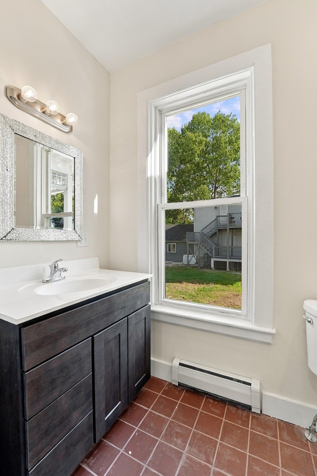 174 Hamilton St, Southbridge, MA Photo #20
