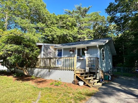 Single Family Residence in Falmouth MA 234 Pinecrest Beach Dr.jpg