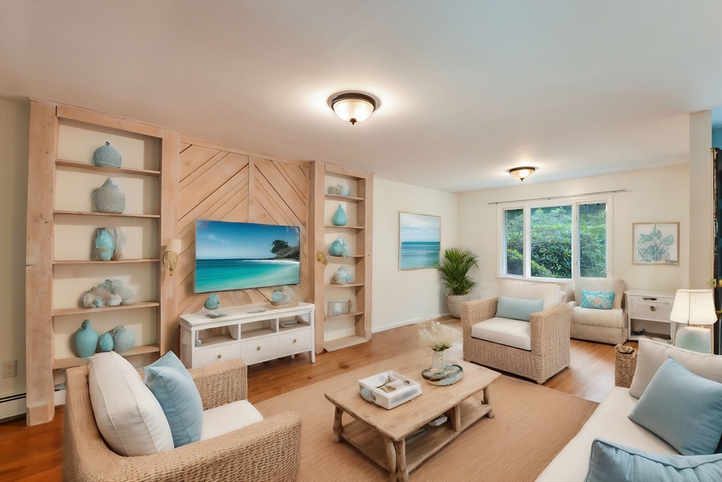 Dennis, Massachusetts 02638, United States, 3 Bedrooms Bedrooms, ,2 BathroomsBathrooms,Residential,Pending,42501