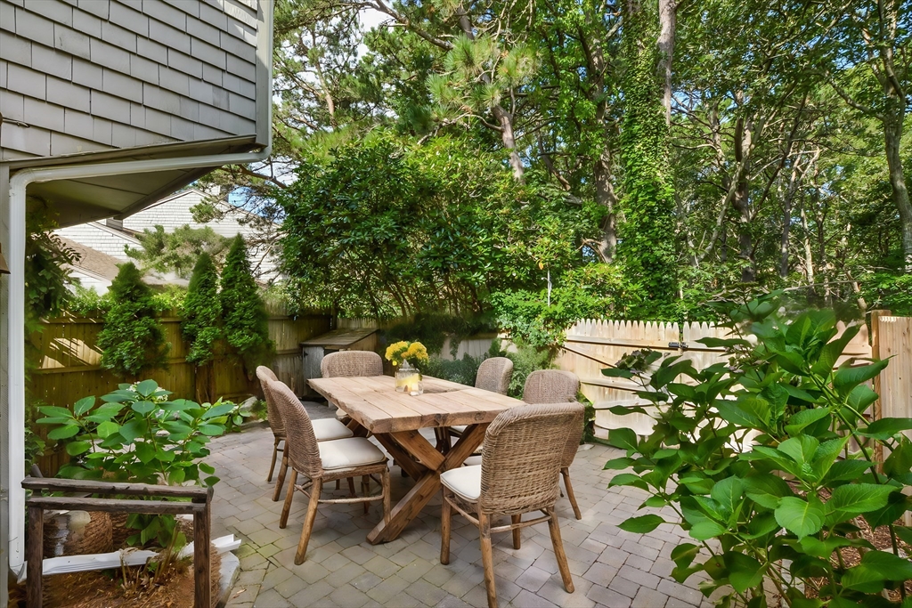 Dennis, Massachusetts 02638, United States, 3 Bedrooms Bedrooms, ,2 BathroomsBathrooms,Residential,Pending,42501