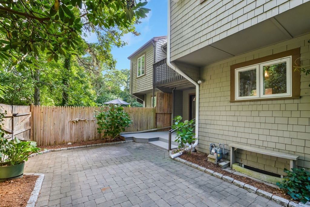 Dennis, Massachusetts 02638, United States, 3 Bedrooms Bedrooms, ,2 BathroomsBathrooms,Residential,Pending,42501