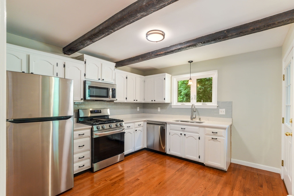 Dennis, Massachusetts 02638, United States, 3 Bedrooms Bedrooms, ,2 BathroomsBathrooms,Residential,Pending,42501