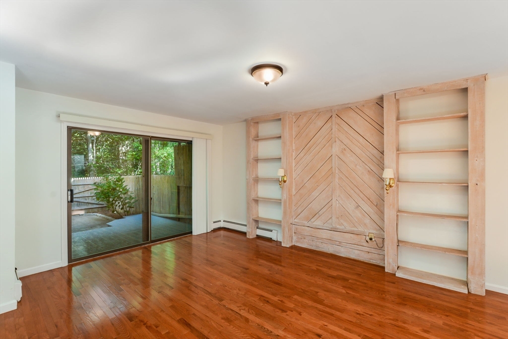 Dennis, Massachusetts 02638, United States, 3 Bedrooms Bedrooms, ,2 BathroomsBathrooms,Residential,Pending,42501