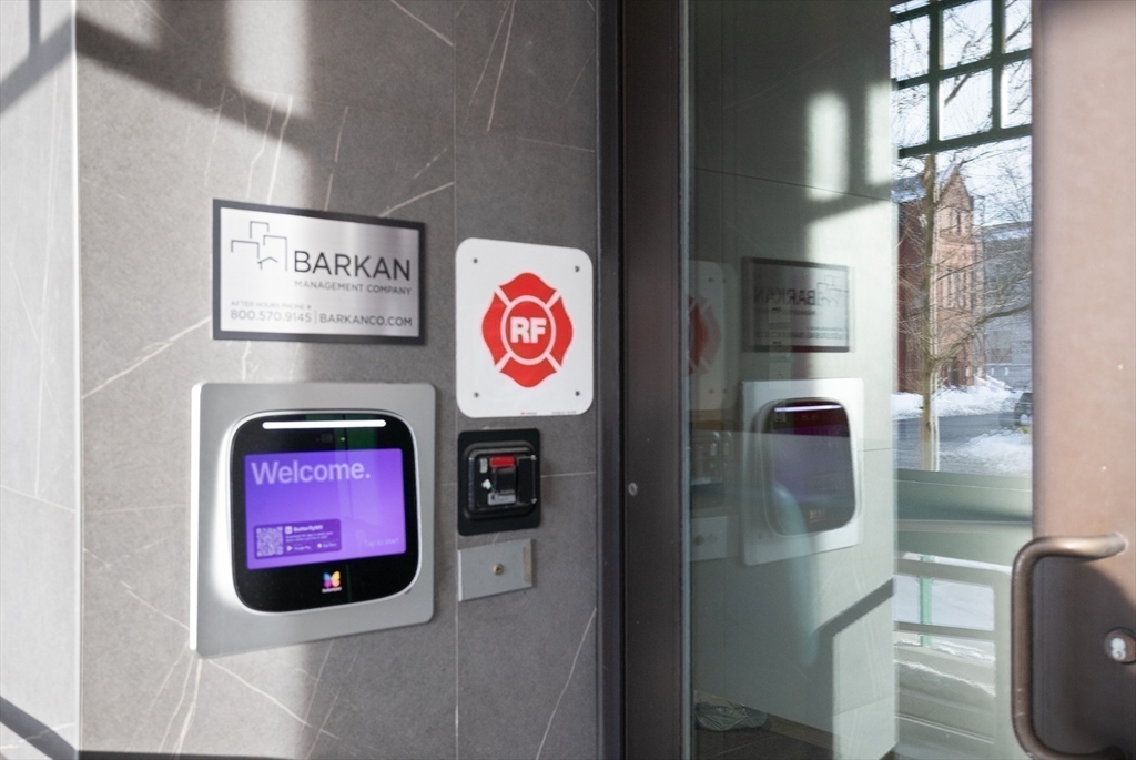 65 Washington St. 512