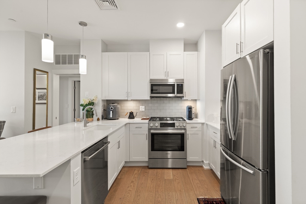 65 Washington St. 512