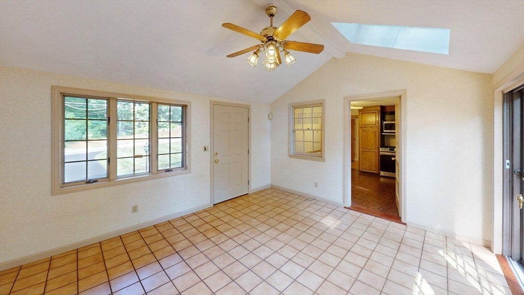22 Ranlett Ln