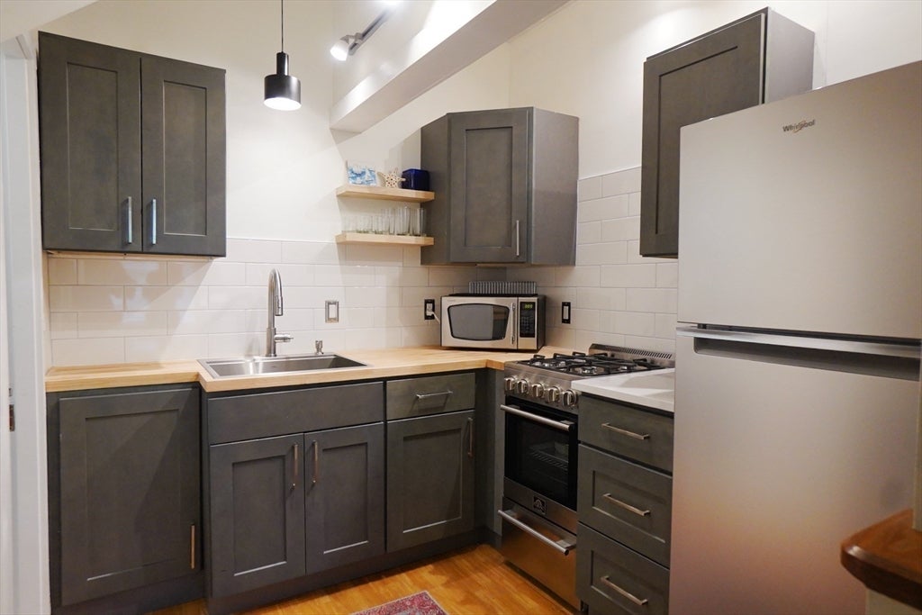 83 Pleasant St 3