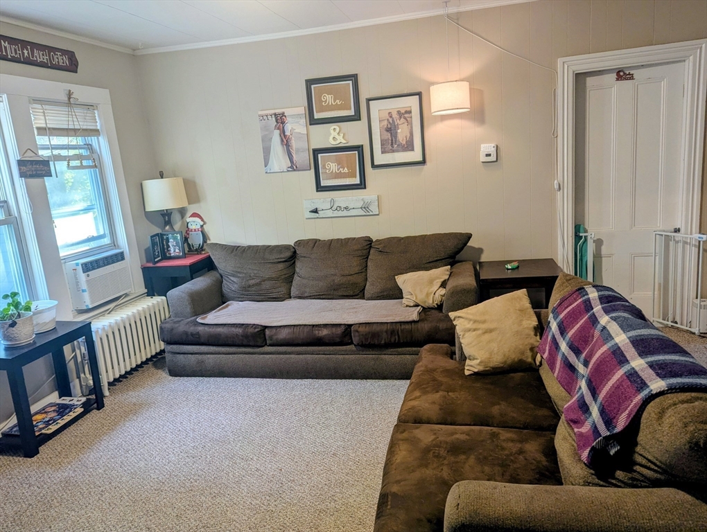 Franklin, Massachusetts 02038, United States, 4 Bedrooms Bedrooms, ,2 BathroomsBathrooms,Residential,Active,207572