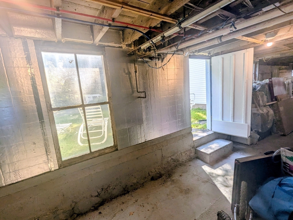 Franklin, Massachusetts 02038, United States, 4 Bedrooms Bedrooms, ,2 BathroomsBathrooms,Residential,Active,207572