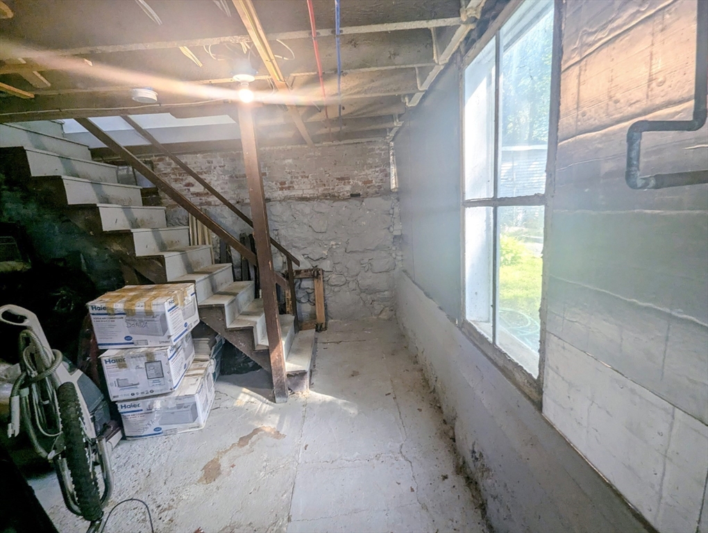 Franklin, Massachusetts 02038, United States, 4 Bedrooms Bedrooms, ,2 BathroomsBathrooms,Residential,Active,207572