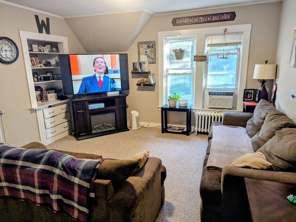 Franklin, Massachusetts 02038, United States, 4 Bedrooms Bedrooms, ,2 BathroomsBathrooms,Residential,Active,207572