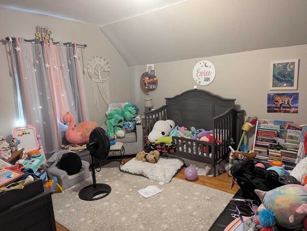 Franklin, Massachusetts 02038, United States, 4 Bedrooms Bedrooms, ,2 BathroomsBathrooms,Residential,Active,207572