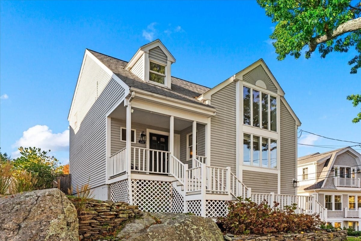 Photo of 120 Downer Ave, Hingham, MA