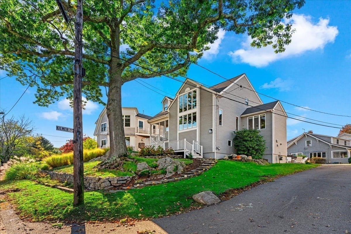 120 Downer Ave