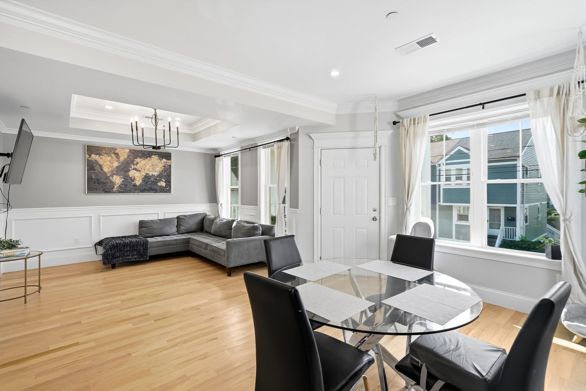109 Ellington St 2
