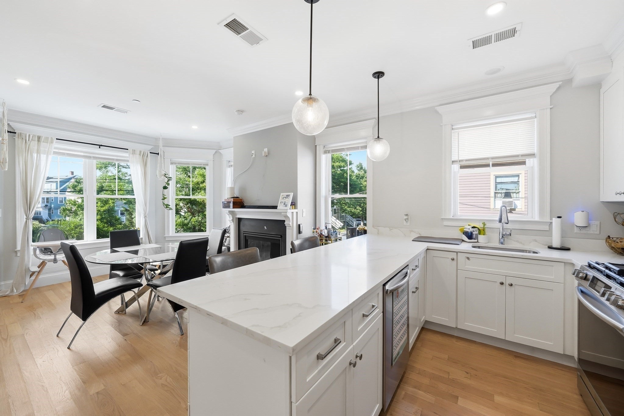109 Ellington St 2