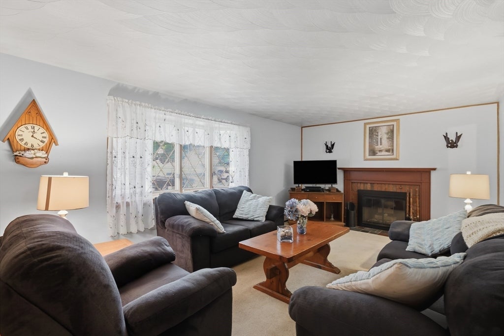 33 Rolling Ln, Hudson, MA, 33 Rolling Ln, Hudson, MA Photo #11