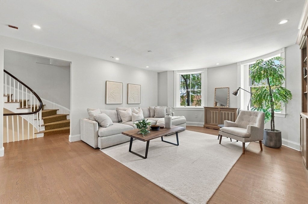 31 Bowdoin St 4