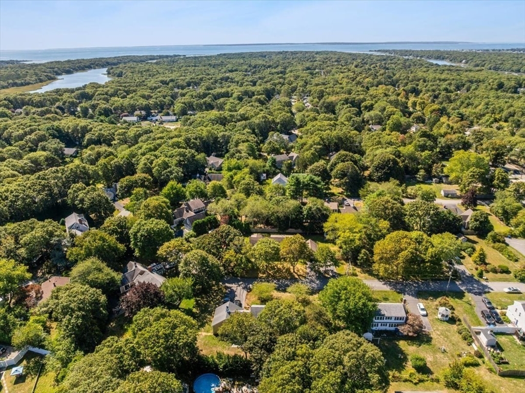 27 Emerald Ln