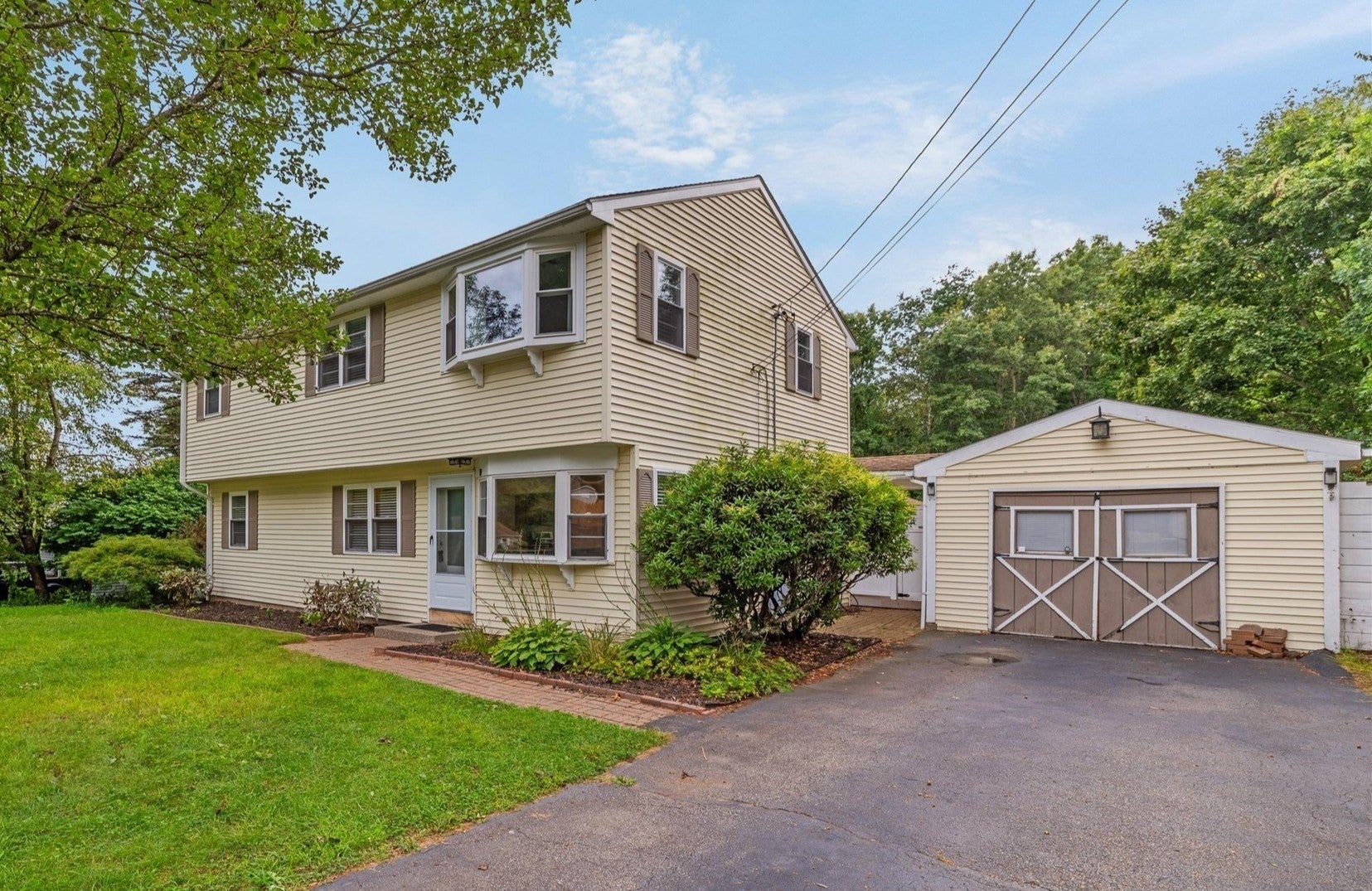 19 Cypress St, Oxford, MA Photo #2