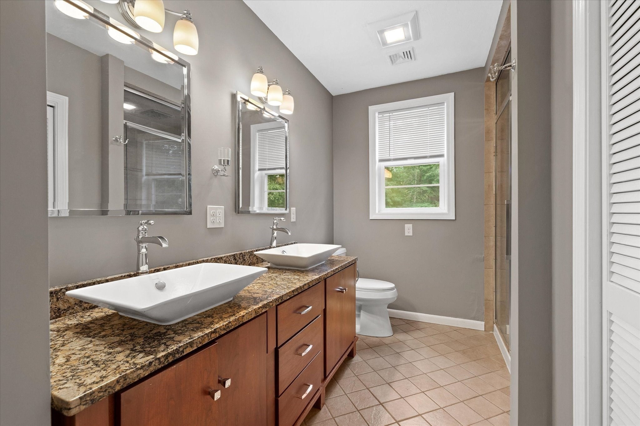 19 Cypress St, Oxford, MA Photo #27