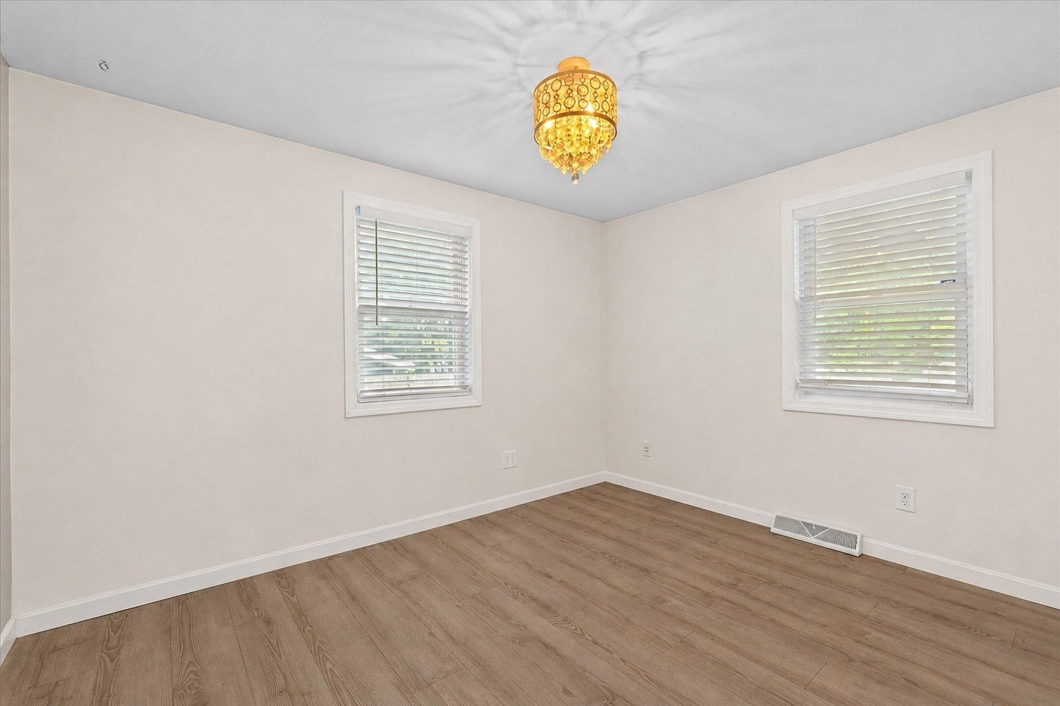 19 Cypress St, Oxford, MA Photo #15