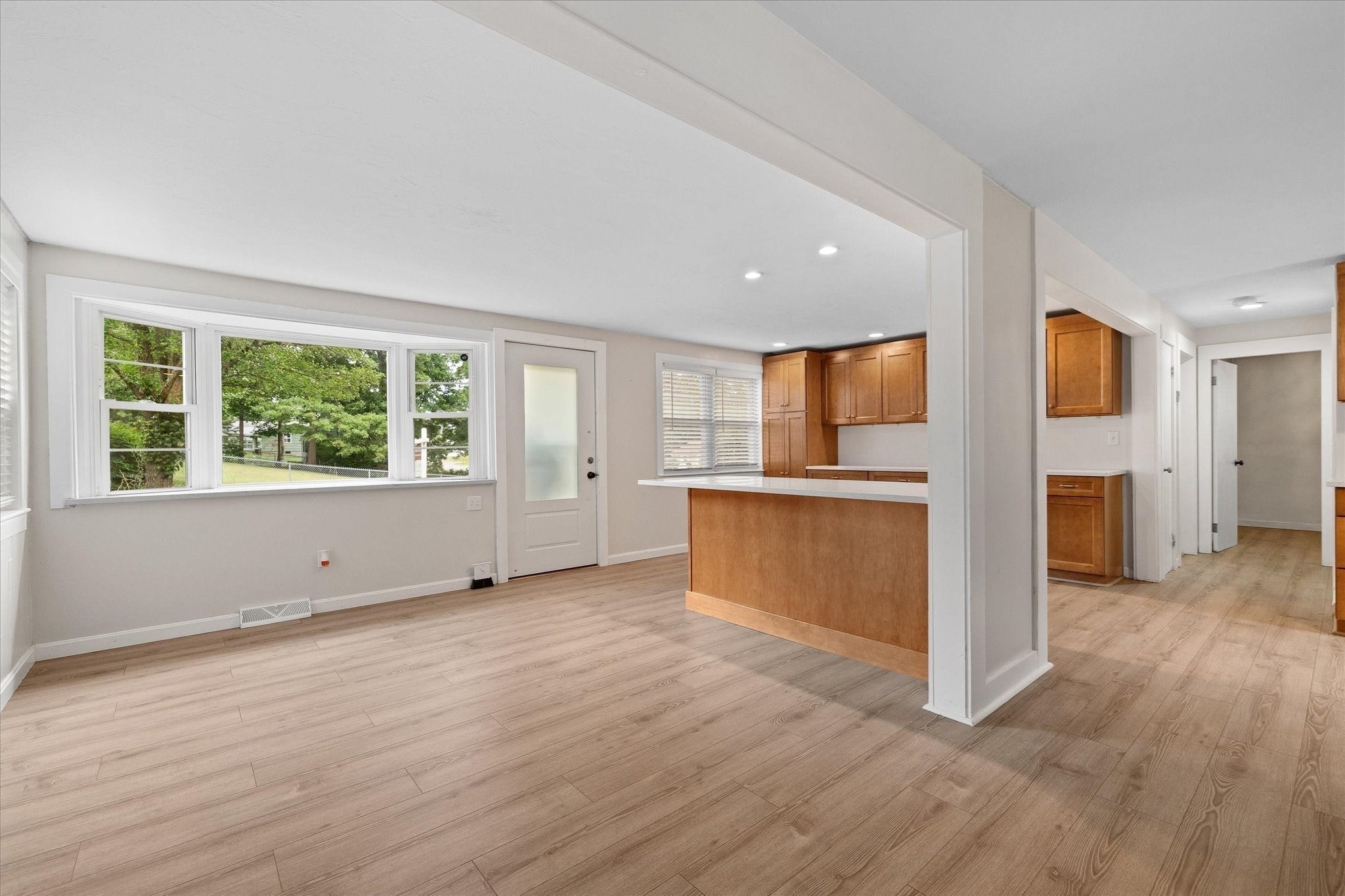19 Cypress St, Oxford, MA Photo #10