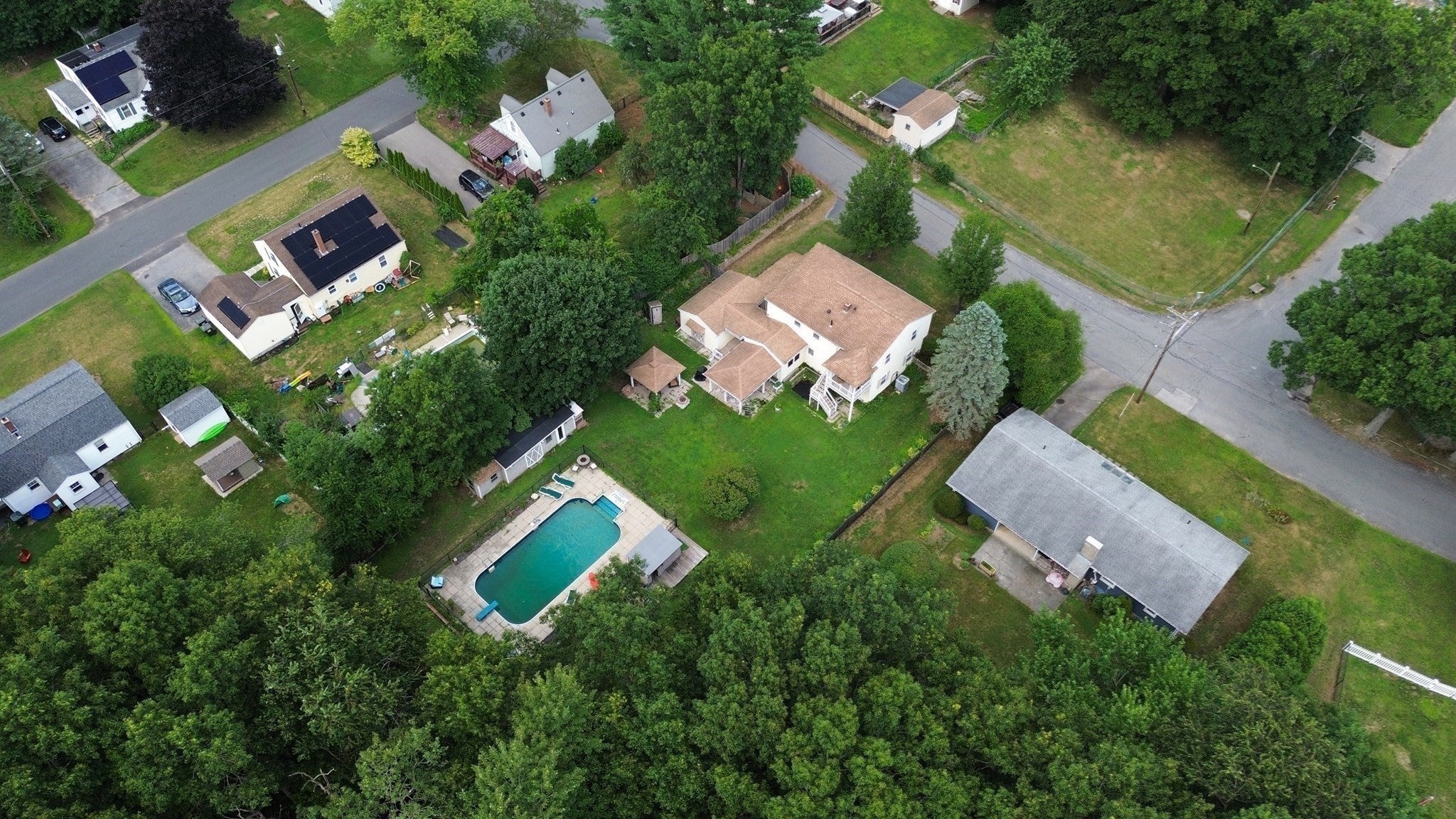 19 Cypress St, Oxford, MA Photo #3