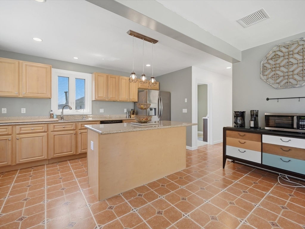 53 Osborne Street, New Bedford, MA Photo #21