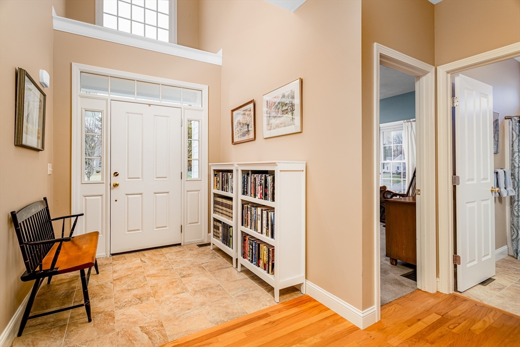 100 Nicholas Dr 100