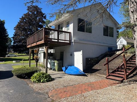 657 Pleasant St Leicester MA 01542