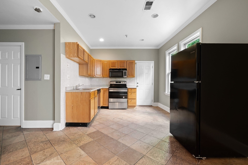 14 Estella St 2