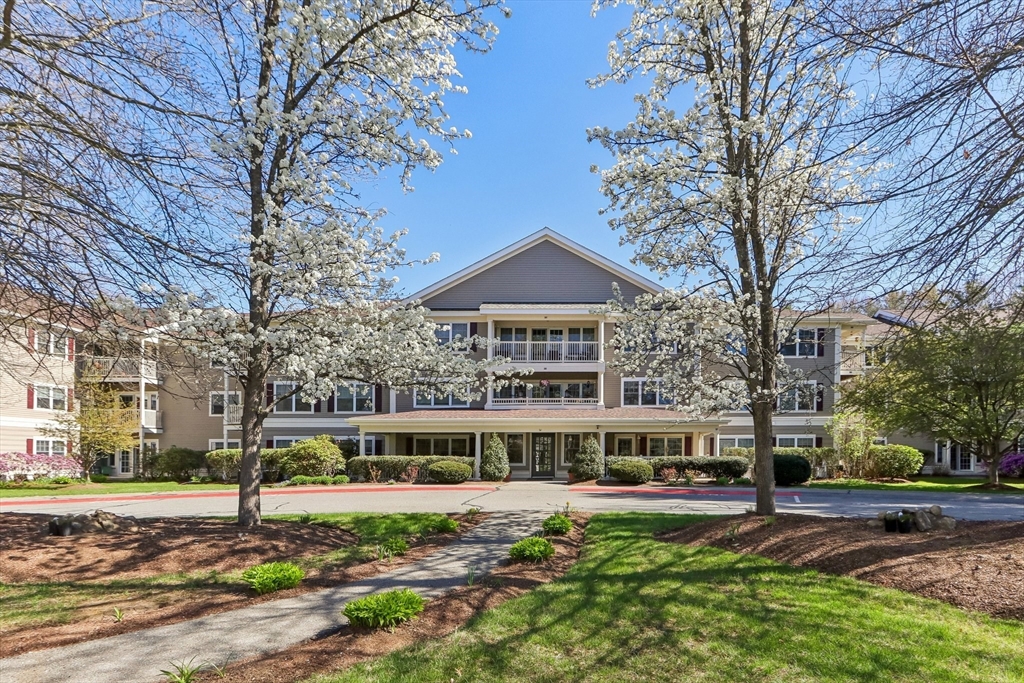 34 Meetinghouse Lane 207