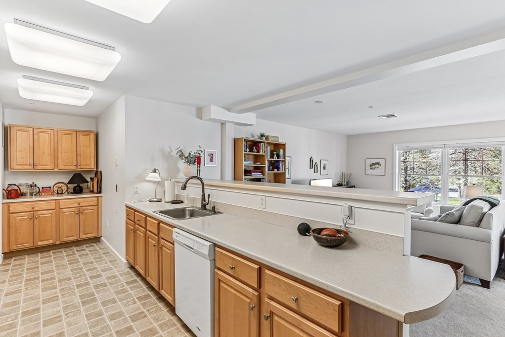 34 Meetinghouse Lane 207