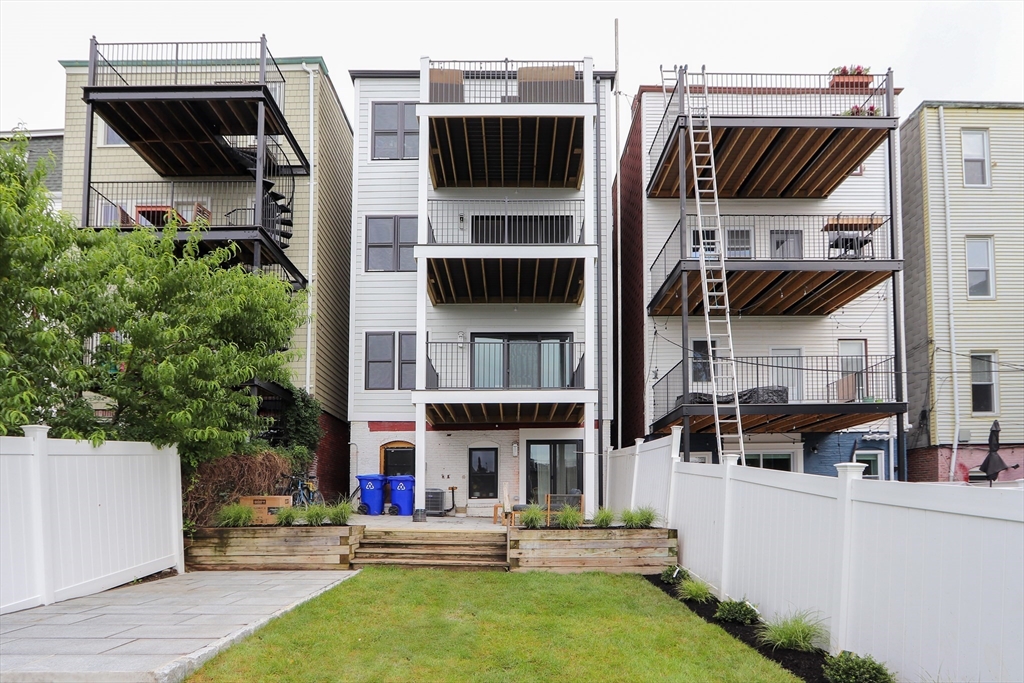 275 Webster