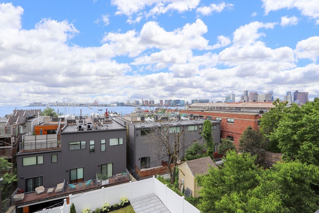 275 Webster