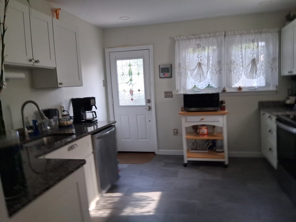 9 Velvet Ave, Westport, MA, 9 Velvet Ave, Westport, MA Photo #6