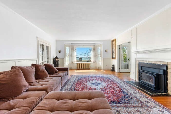 21 Bay View Dr