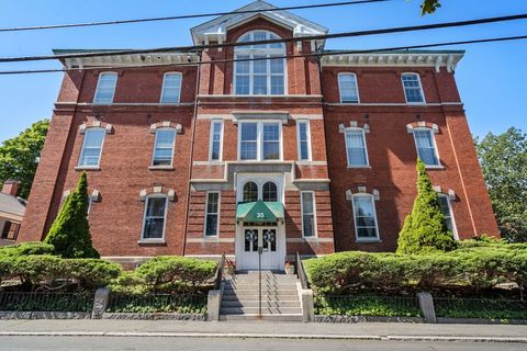 35 Flint 106 Salem MA 01970
