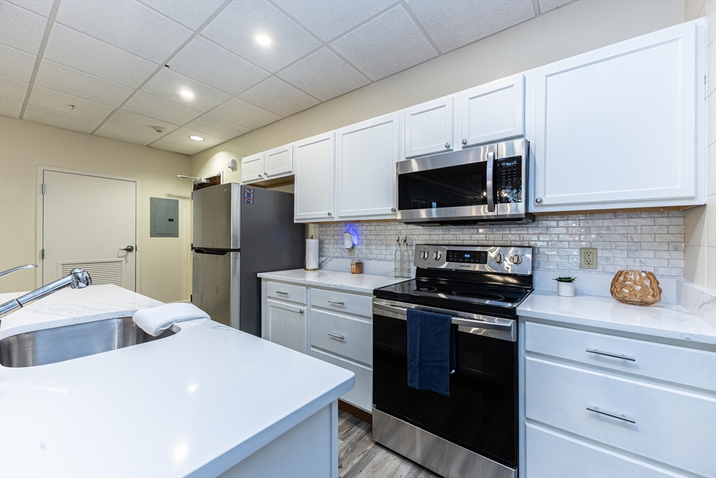 948 Main St 105