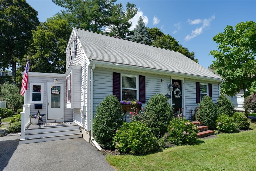 18 Ellis St, Woburn, MA Photo #2
