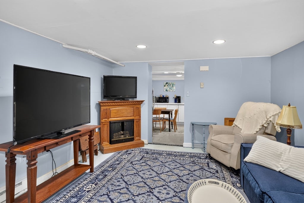 18 Ellis St, Woburn, MA Photo #30
