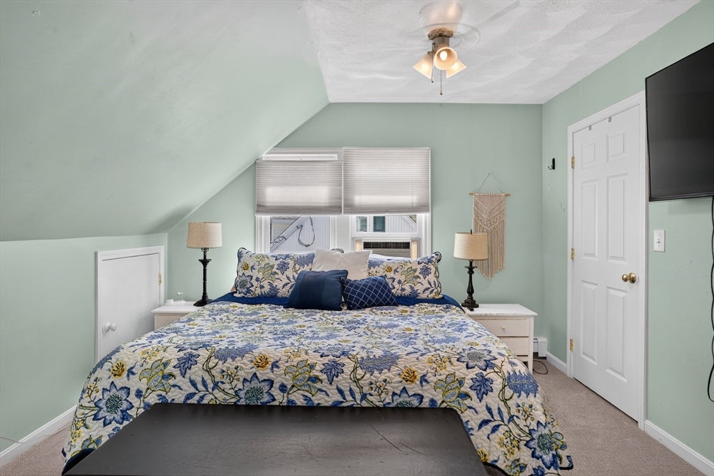 18 Ellis St, Woburn, MA Photo #24